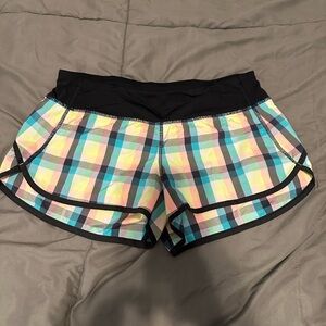 Lululemon Speed Up shorts size 6 2.5”